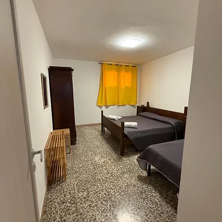 Ary's House Bilocale Giallo *