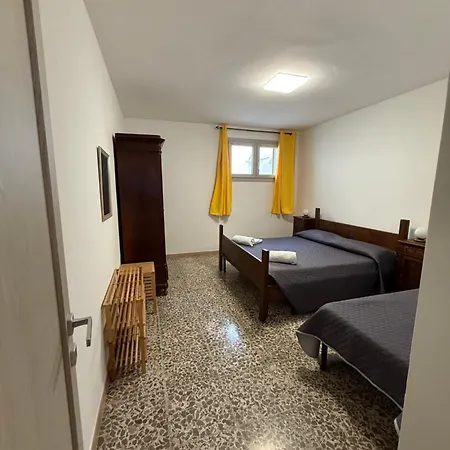 Ary's House Bilocale Giallo * كالا غونوني